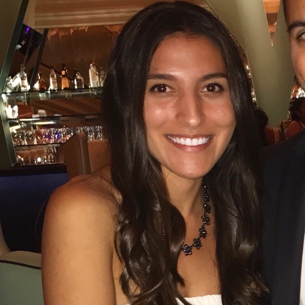 Meet your Posher, Adriana - Picture 1 of 2